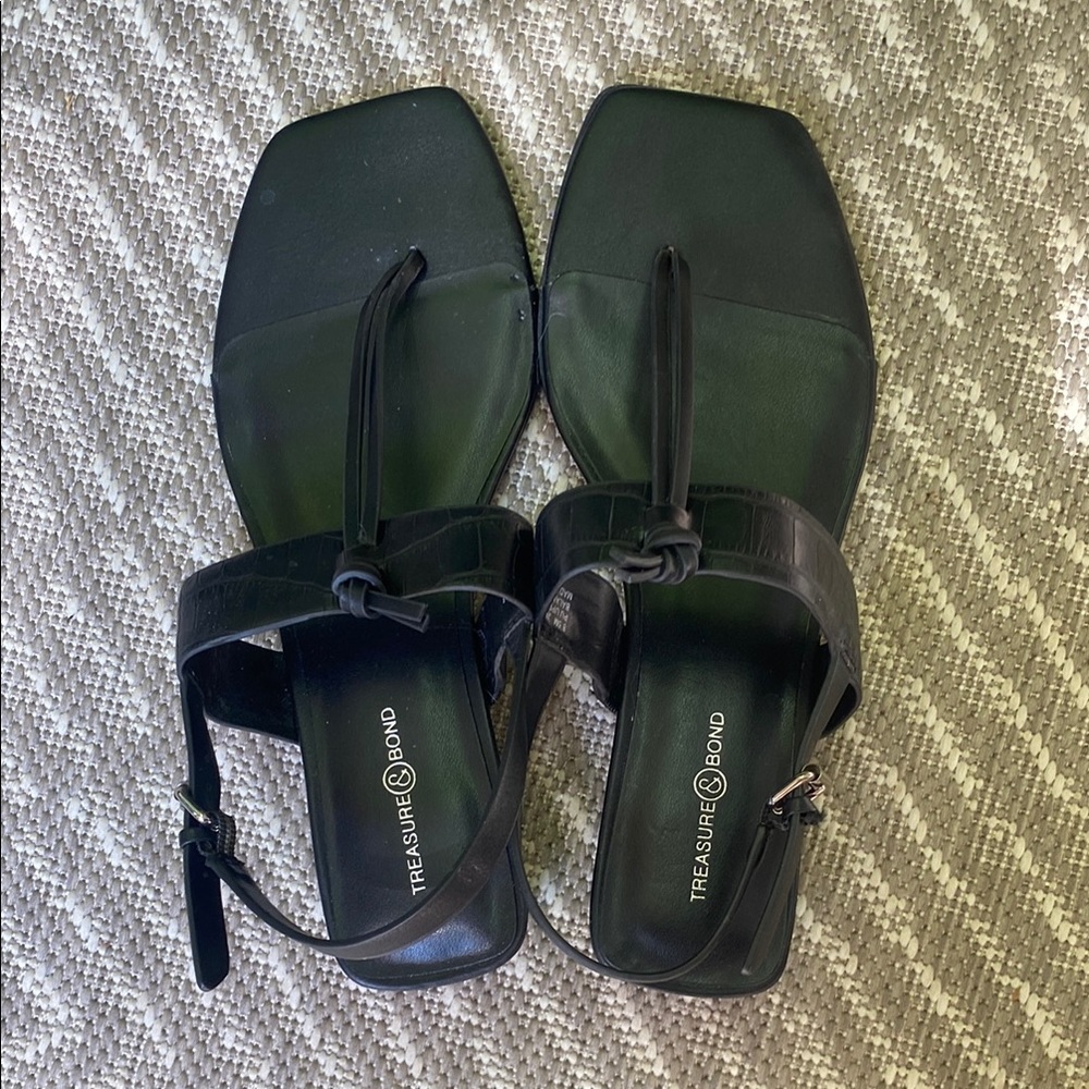 Treasure & Bond Black Minimalist Sandals